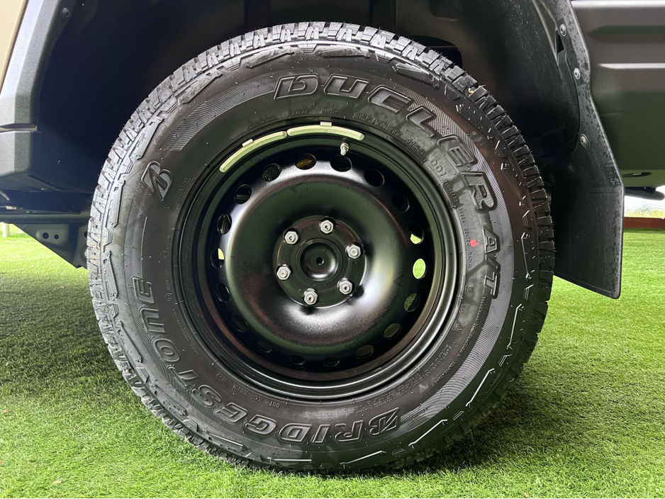 2025 INEOS Grenadier 5-Seat Commercial (N1) €79,995