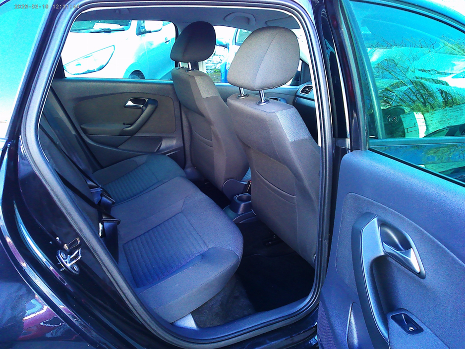 2012 Volkswagen Polo - image 10