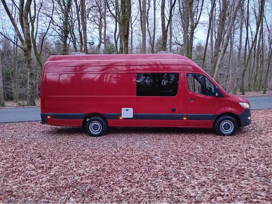 2019 Mercedes-Benz Sprinter - image 5