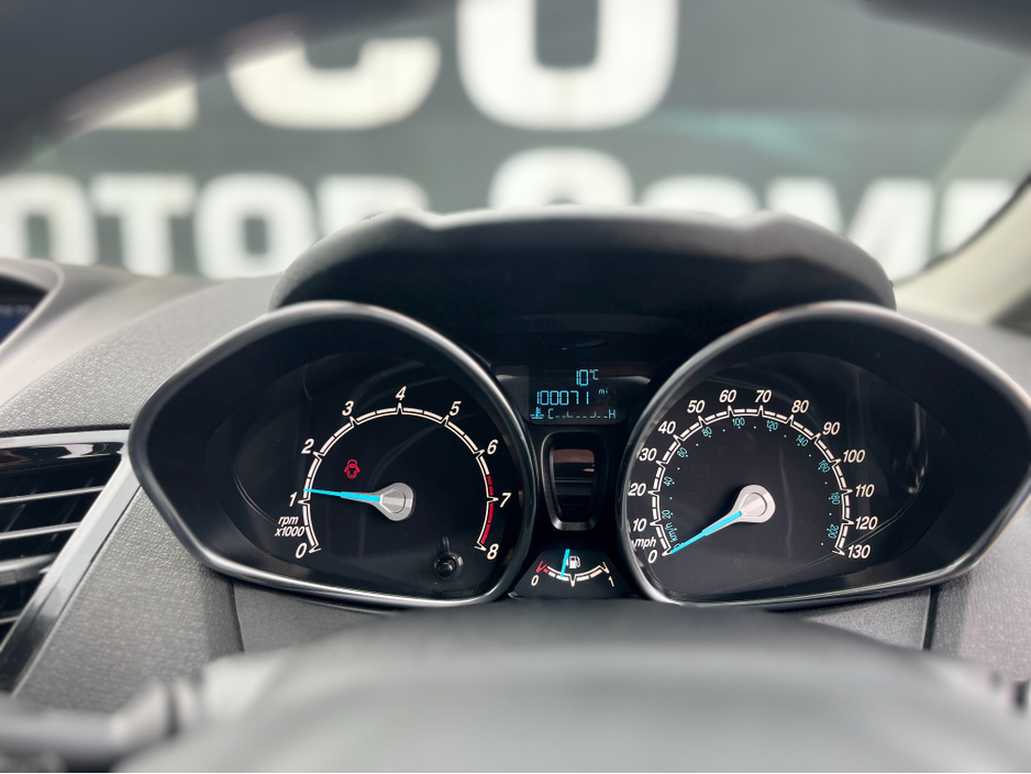 2015 Ford Fiesta - image 11