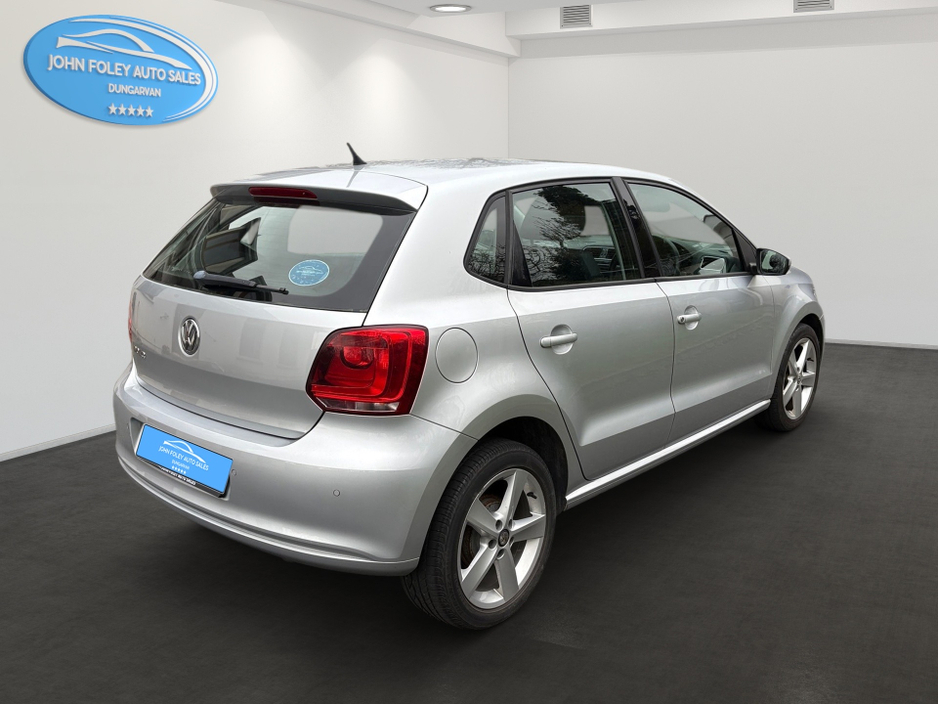2013 Volkswagen Polo - image 5
