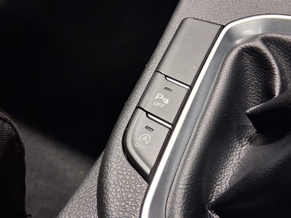 2018 Hyundai i30 - image 12