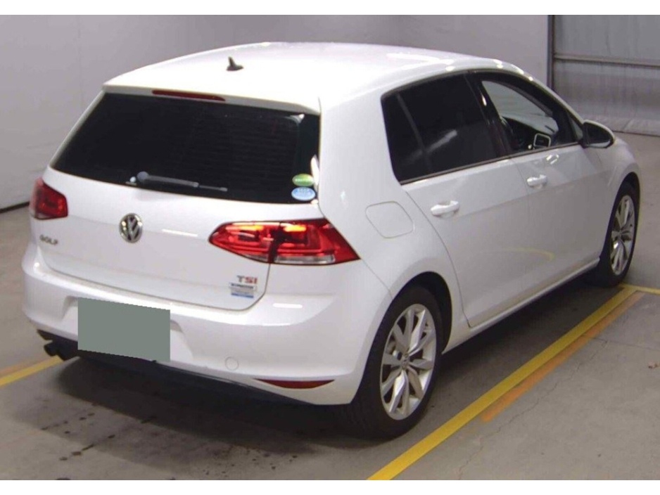 2016 Volkswagen Golf - image 3