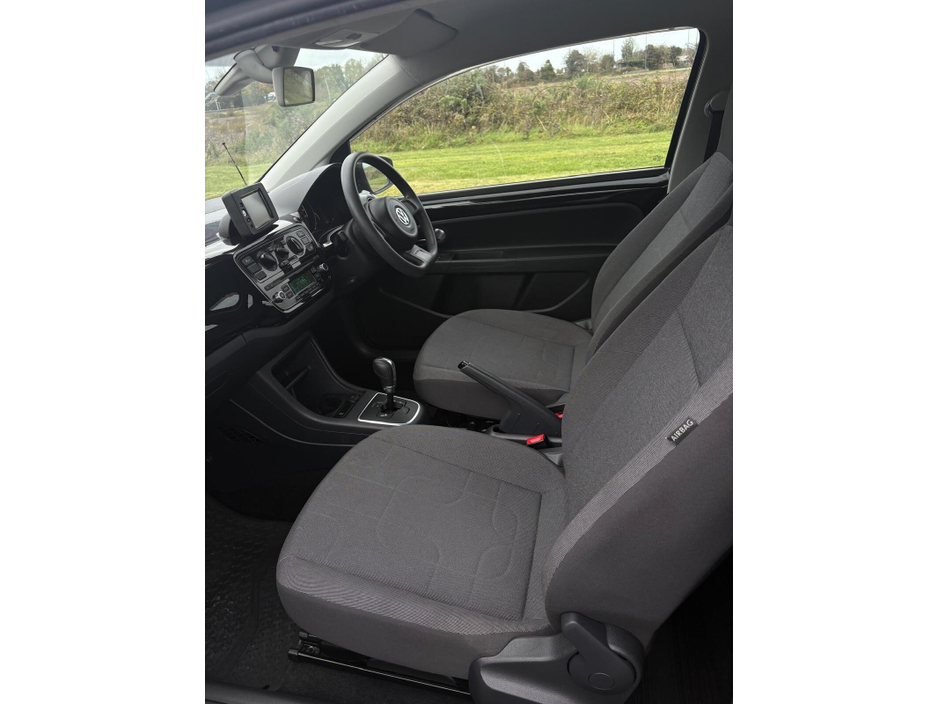 2015 Volkswagen up! - image 8