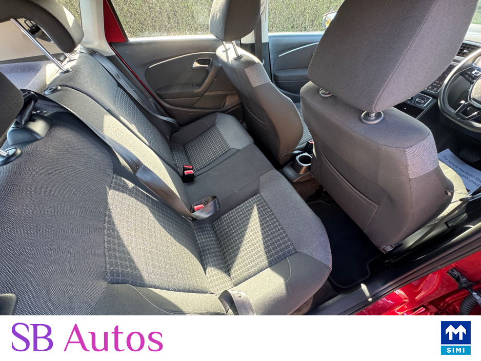 2014 Volkswagen Polo - image 10