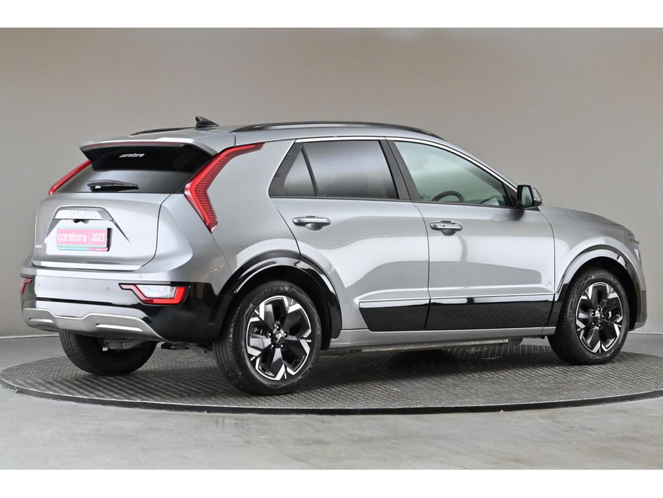 2023 Kia Niro - image 10