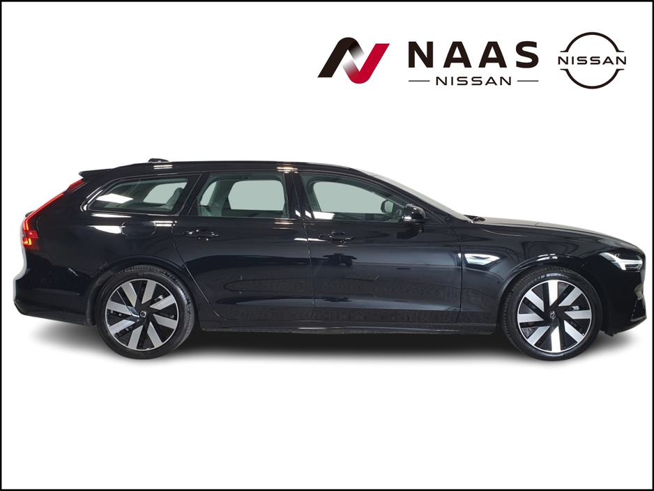 2025 Volvo V90 - image 25