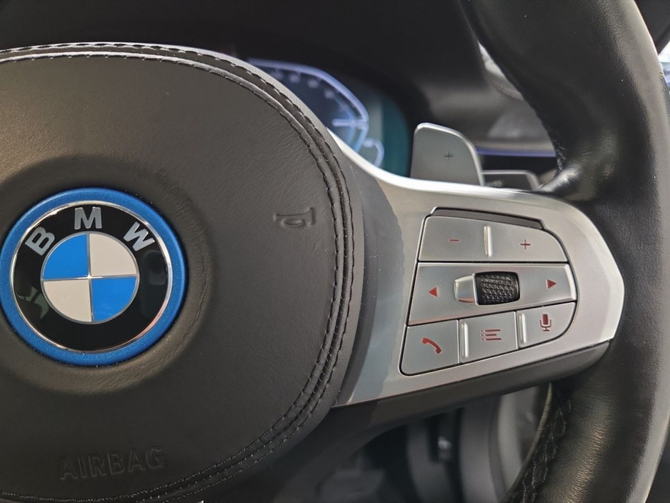 2022 BMW 7 Series - image 18