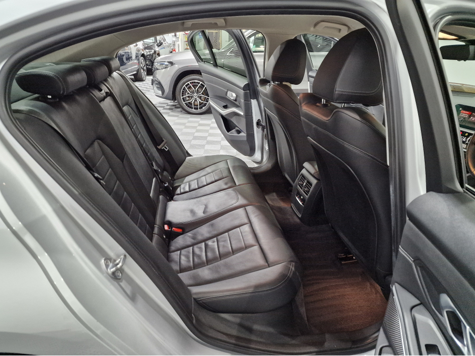 2019 BMW 3 Series 320D G20 SPORT AUTOMATIC **ORIGINAL IRISH CAR / LOW MILEAGE / 18" ALLOYS / APPLE CARPLAY / CRUISE CONTROL / FULL BLACK LEATHER / HEATED SEATS / SAT NAV / REVERSE CAMERA / FULL BMW SERVICE RECORD** €27,900