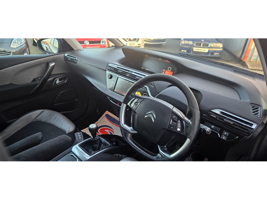 2017 Citroen C4 Picasso - image 25