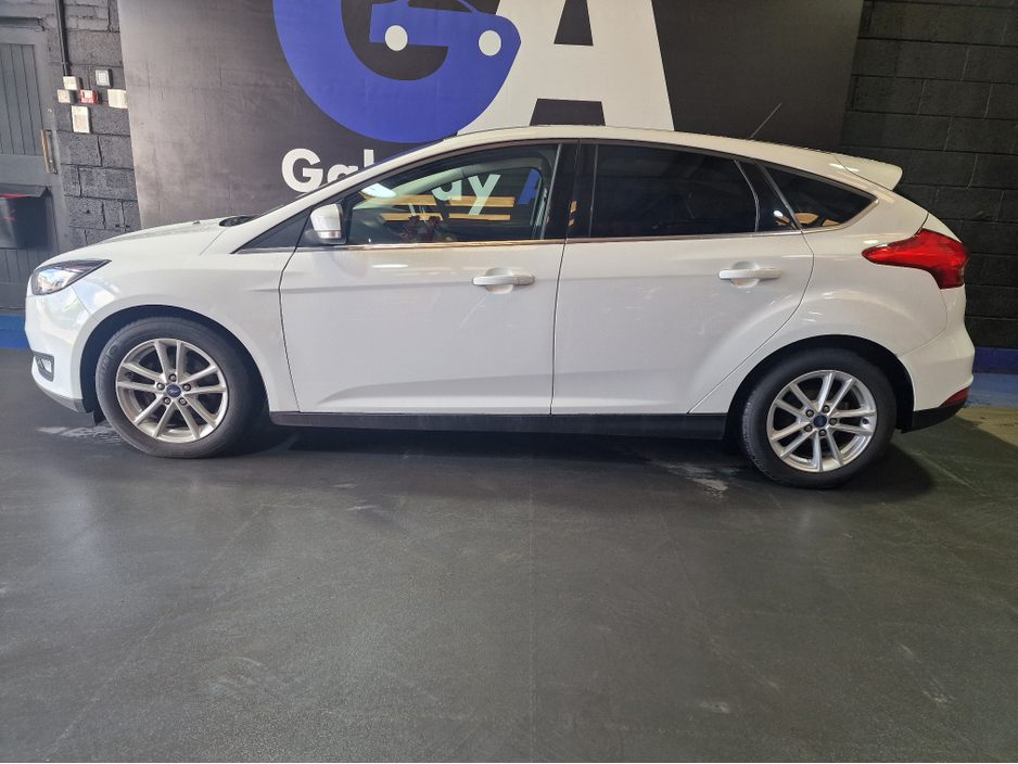 2015 Ford Focus - image 5