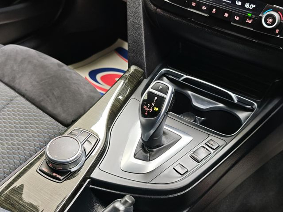 2018 BMW 3 Series - image 18