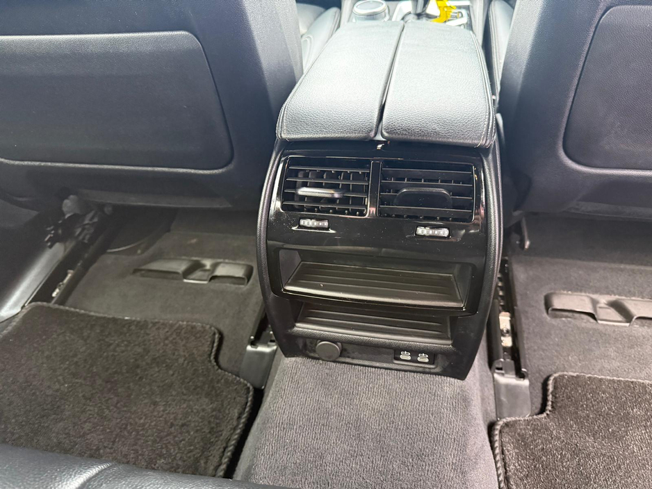 2021 BMW 5 Series - image 28