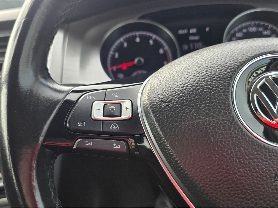 2016 Volkswagen Golf - image 17