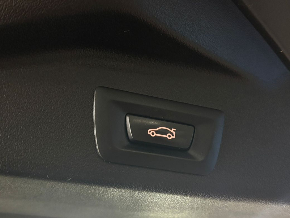 2020 BMW X5 - image 34