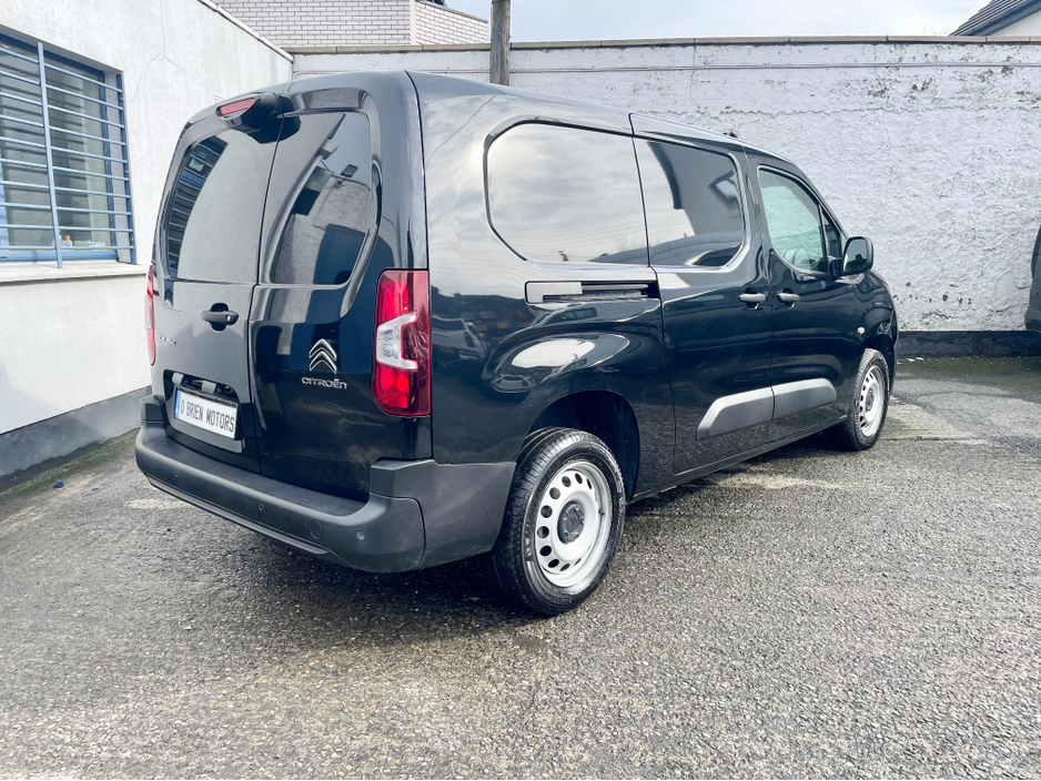 2023 Citroen Berlingo - image 18