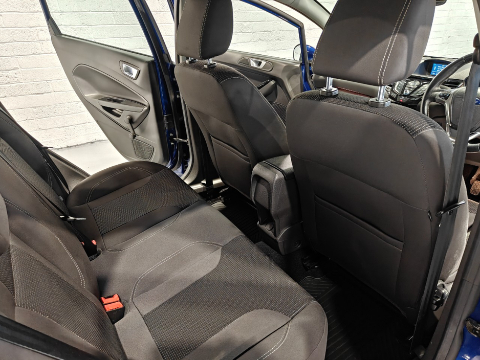 2017 Ford Fiesta - image 15
