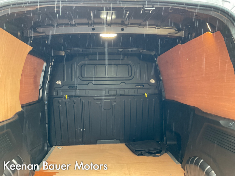 2022 Citroen Berlingo - image 11