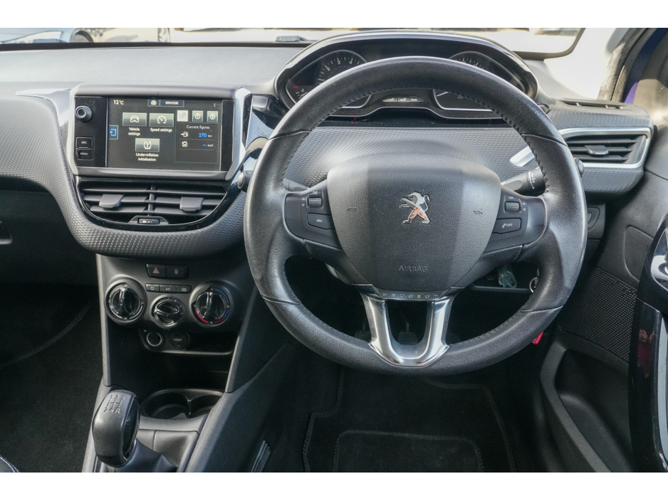 2015 Peugeot 208 - image 15