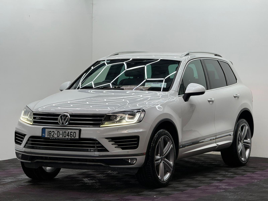 2018 Volkswagen Touareg - image 3