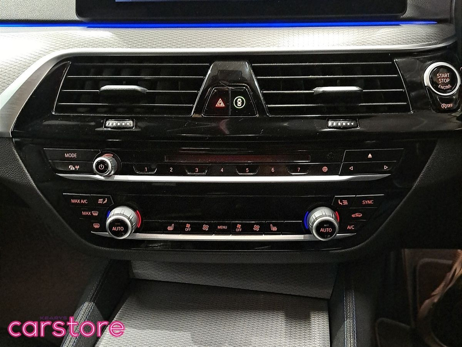 2017 BMW 5 Series - image 20