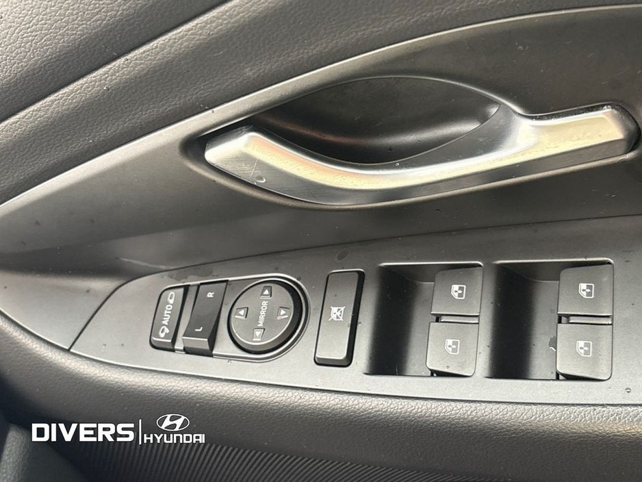 2023 Hyundai i30 - image 15