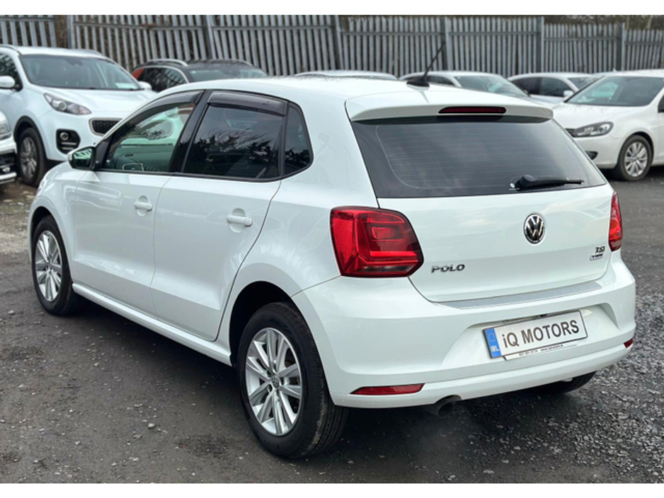 2017 Volkswagen Polo - image 8