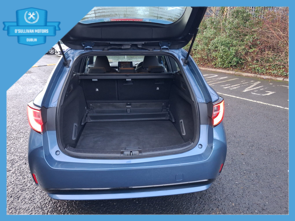 2022 Toyota Corolla LUNA TS 4DR AUTO HYBRID TOURINGSPORT A €20,500