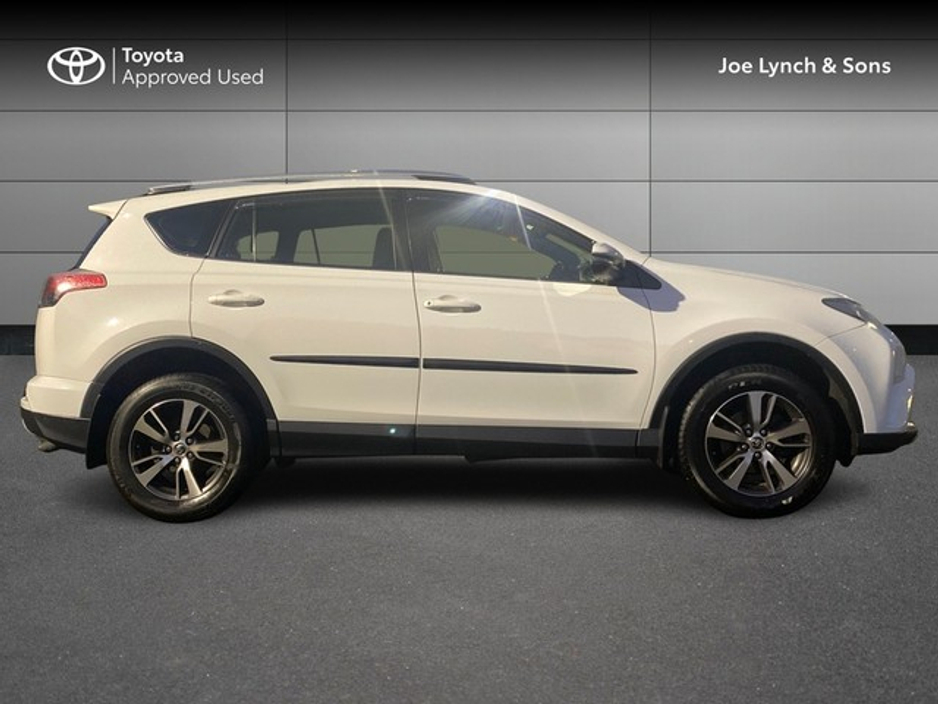 2016 Toyota Rav4 - image 3