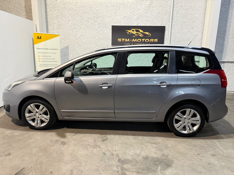 2016 Peugeot 5008 - image 12