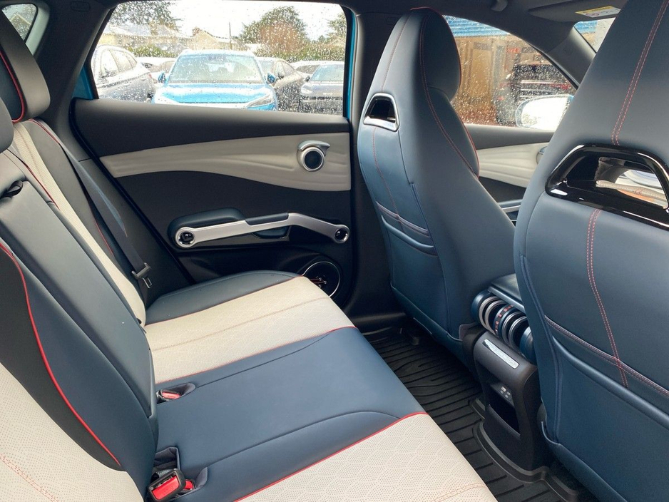 2025 BYD ATTO 3 - image 18