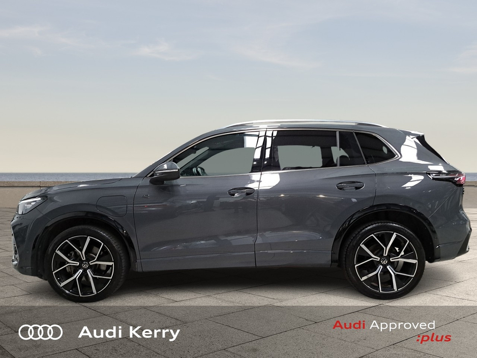 2024 Volkswagen Tiguan - image 4