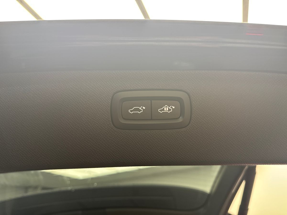 2024 Volvo XC90 - image 23