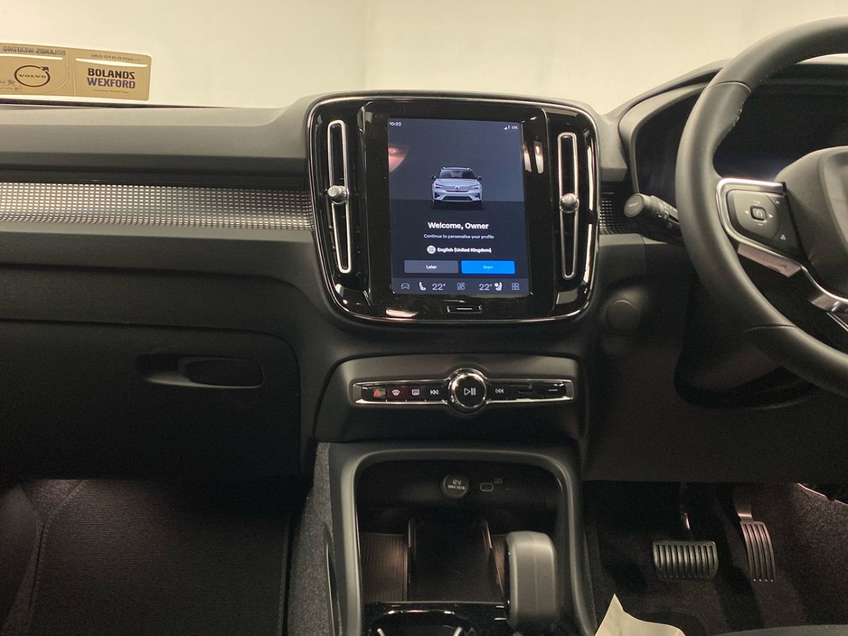 2026 Volvo EX40 - image 12