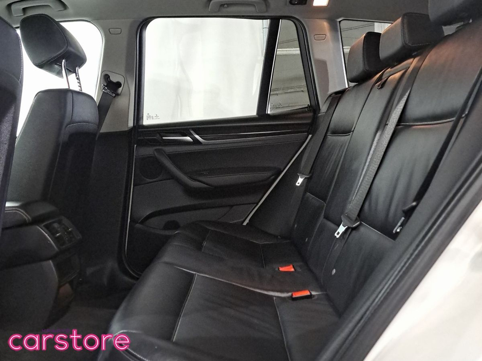 2018 BMW X3 - image 10
