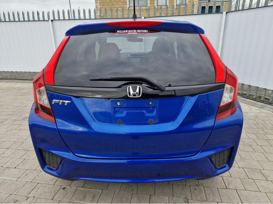 2014 Honda Fit - image 9