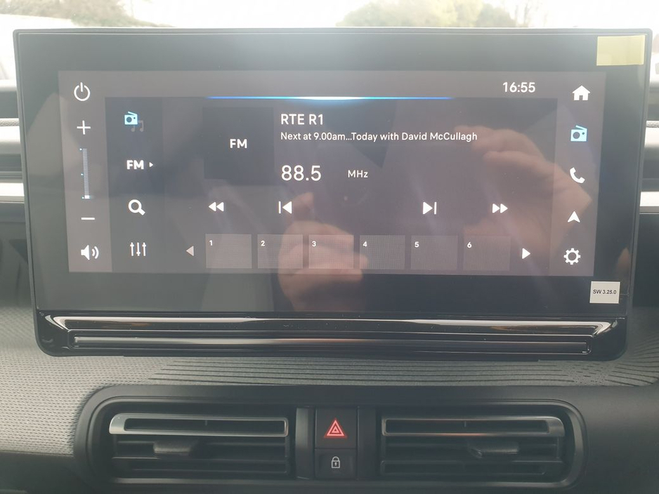 2026 Citroen e-C3 - image 27