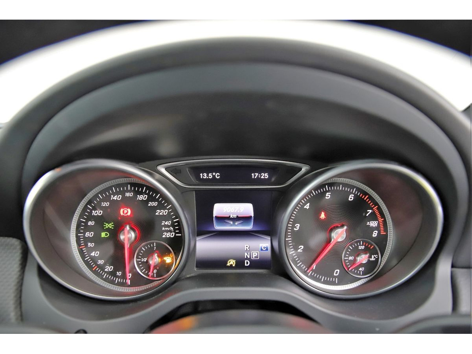 2019 Mercedes-Benz GLA Class GLA 180 *HALF LEATHER*REVERSE CAM*PARK SENSORS* €25,890