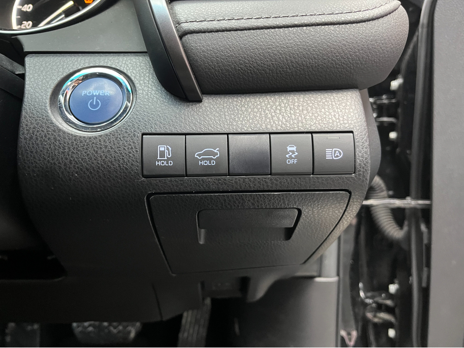 2021 Toyota Camry €25950 2021 TOYOTA CAMRY G 2.5 AUTOMATIC / CRUISE CONTROL / REVERSE CAMERA / ELECTRIC SEATS / PADDLE SHIFTERS AND MORE €25,950