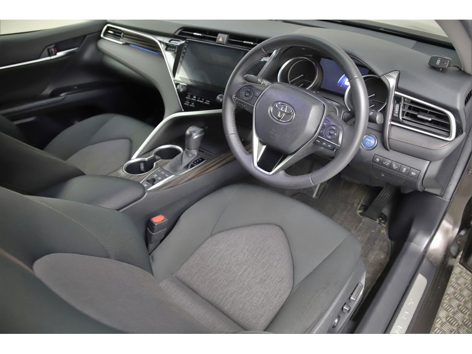 2017 Toyota Camry 2.5 HYBRID *PARK SENSORS*REVERSE CAM* €19,890