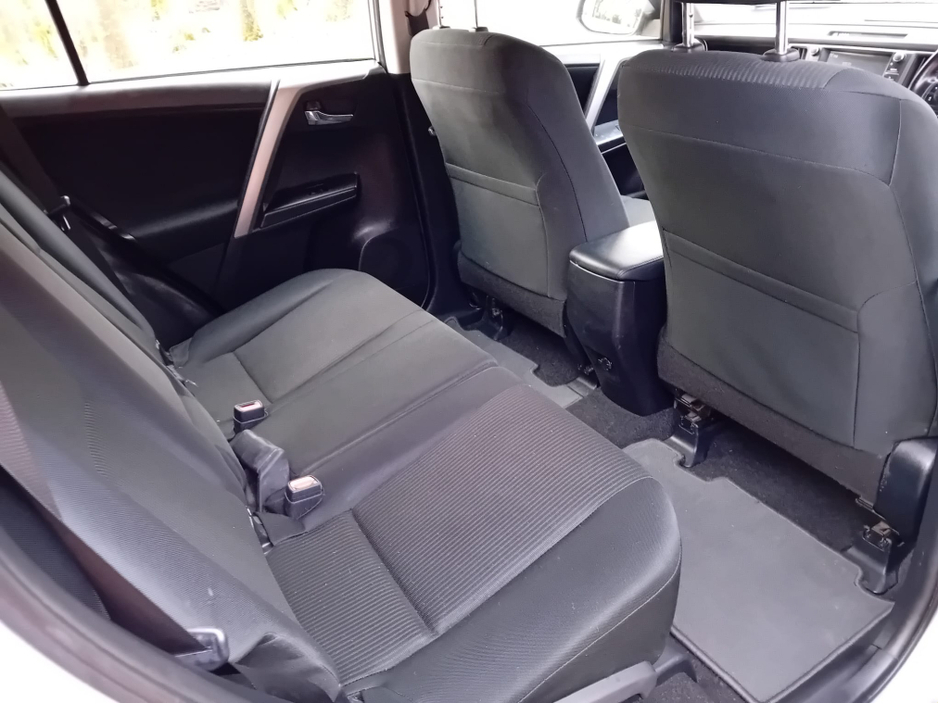 2017 Toyota Rav4 - image 12