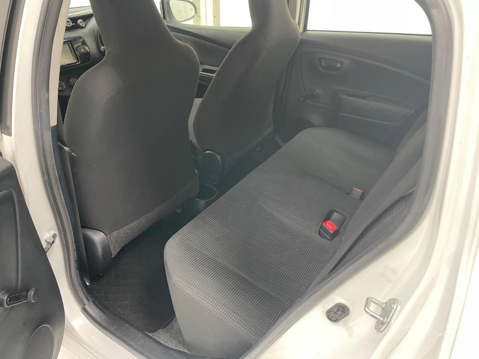 2018 Toyota Yaris - image 15