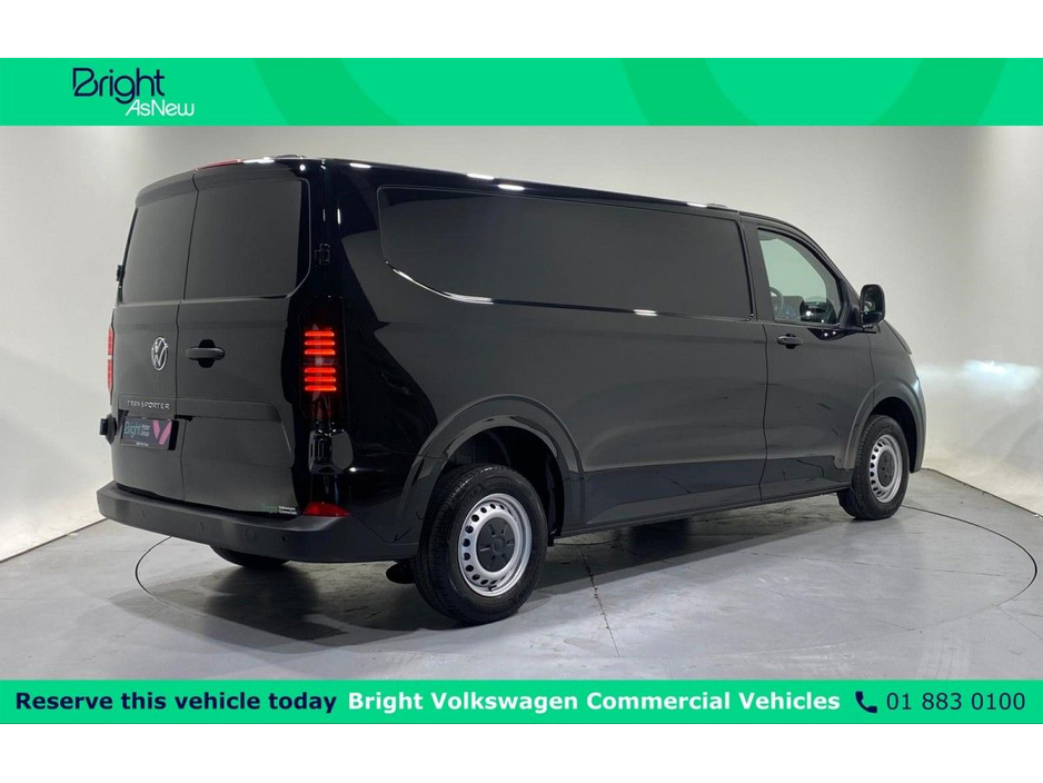 2025 Volkswagen Transporter - image 9