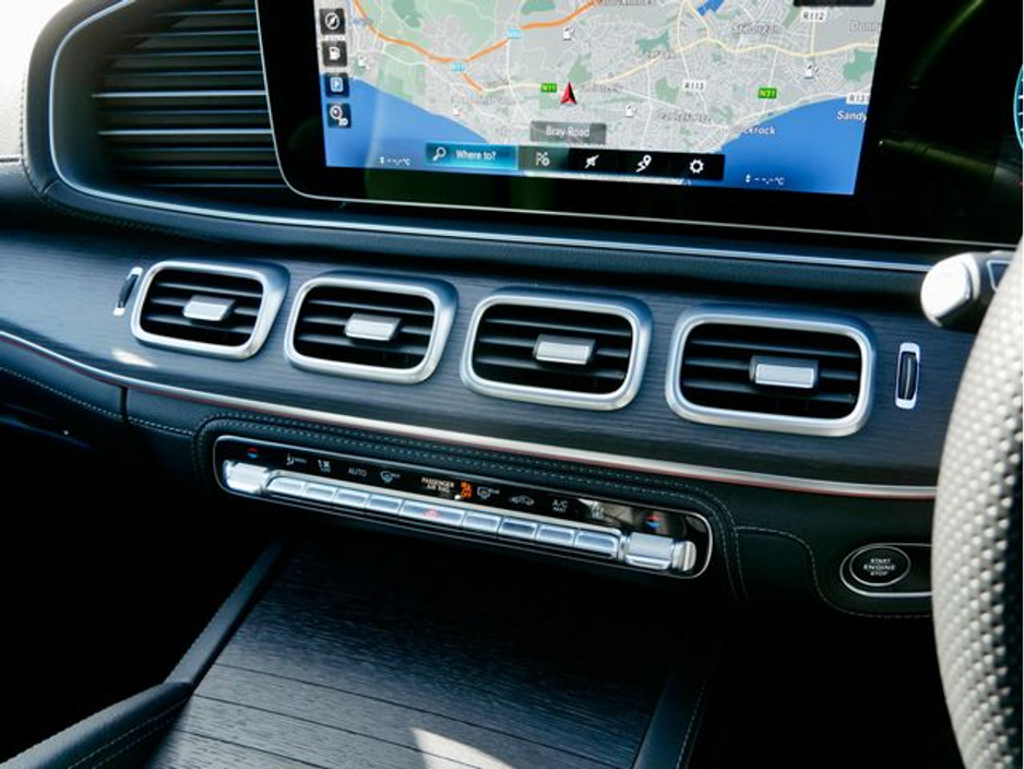 2022 Mercedes-Benz GLE Class - image 25