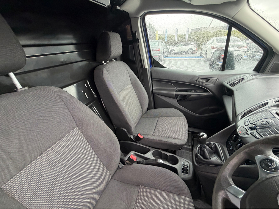 2017 Ford Transit Connect - image 13