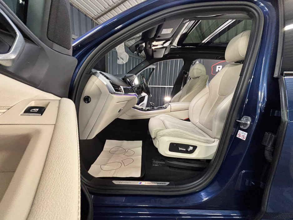 2022 BMW X5 xDrive45e xLine €59,950