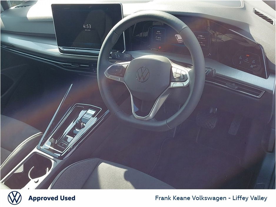 2025 Volkswagen Golf - image 7