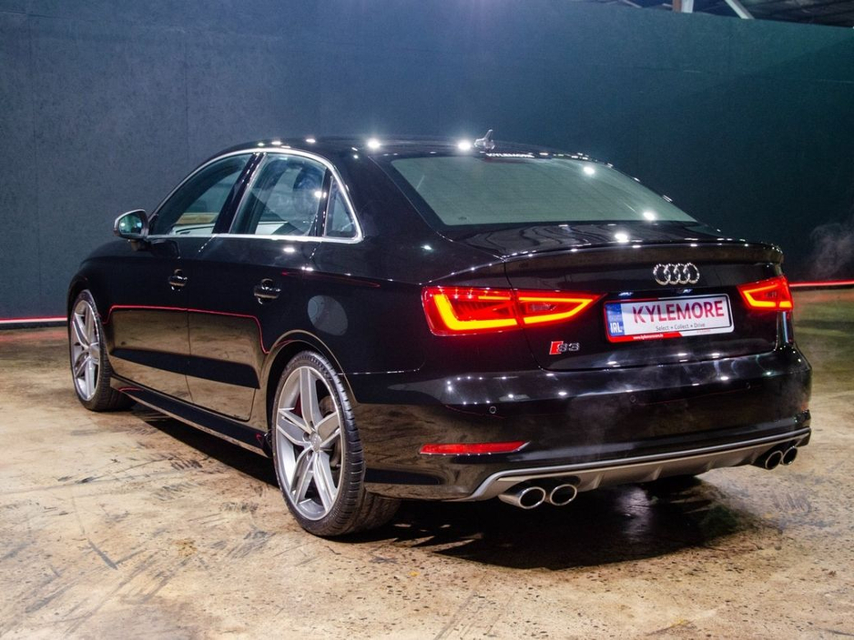 2016 Audi S3 BLACK HALF LEATHER UPHOLSTERY - FACTORY ALLOY WHEELS - FLAT BOTTOM STEERING WHEEL - REVERSE CAMERA €25,950