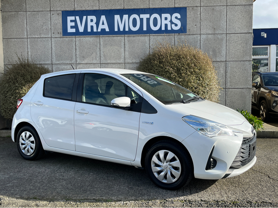 2019 Toyota Vitz - image 3