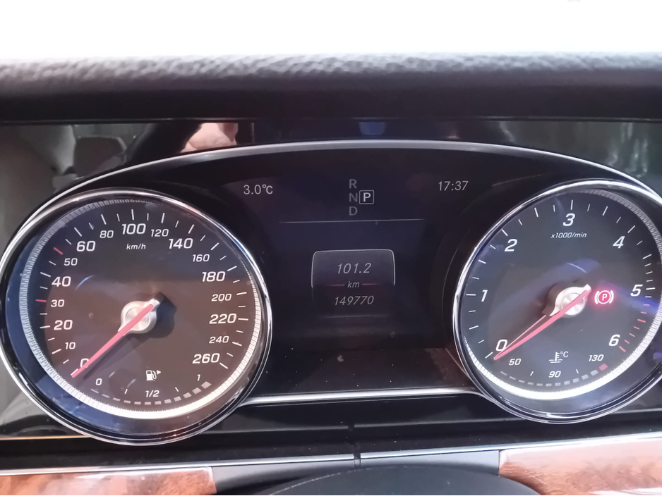 2017 Mercedes-Benz E Class - image 25